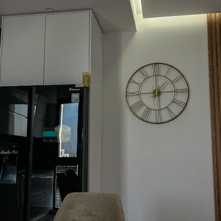 Lux Apartment At Arlis 티라나 외부 사진