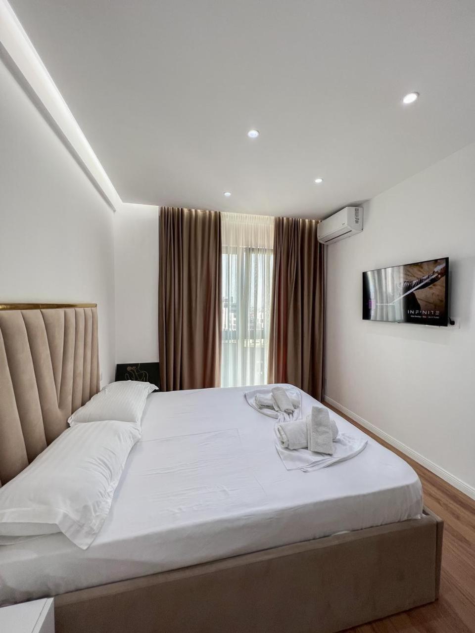 Lux Apartment At Arlis 티라나 외부 사진