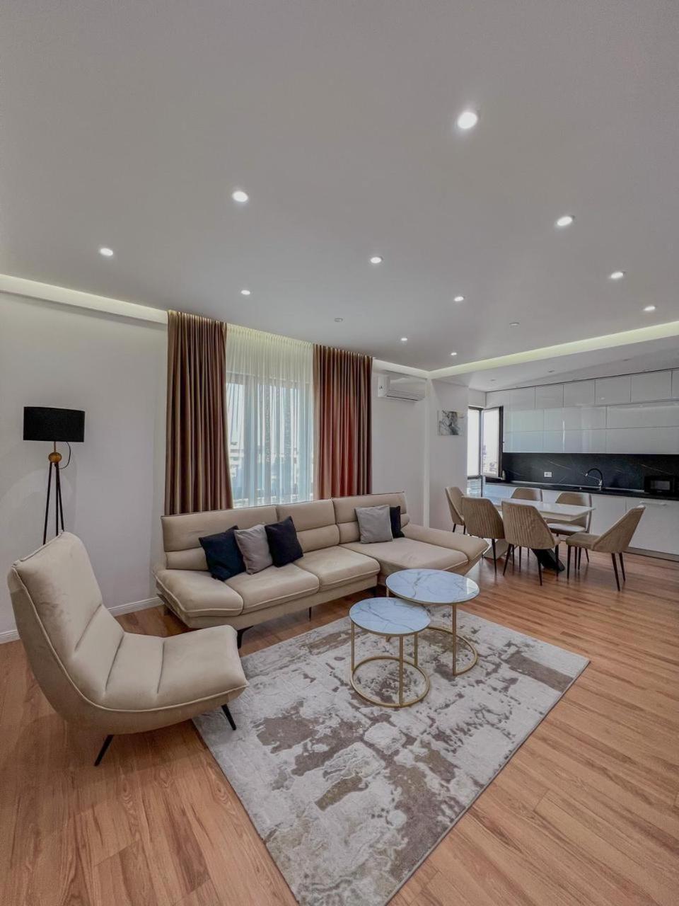 Lux Apartment At Arlis 티라나 외부 사진